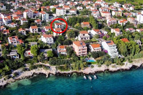 Apartments by the sea Seget Vranjica, Trogir - 10344