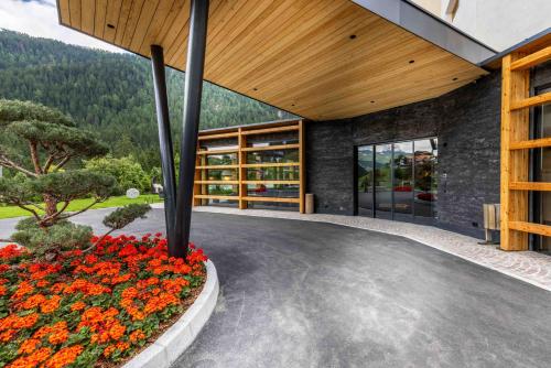 382651944 Hotel Cristallo - Wellness Mountain Living