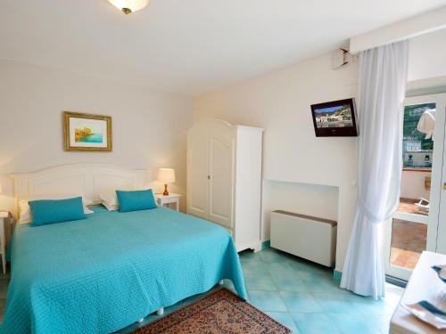 Torre Paradiso Set in a prime location of Minori, Torre Paradiso puts everything the city has to offer just outside your doorstep. The hotel offers a wide range of amenities and perks to ensure you have a great time