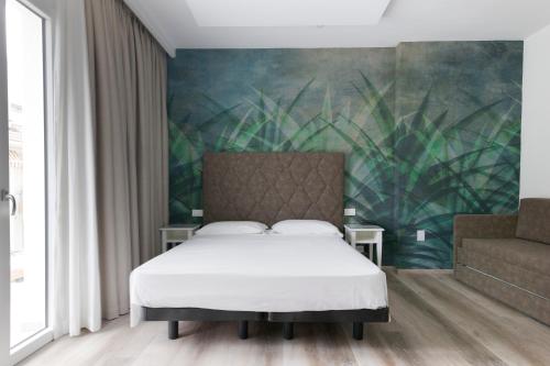 Hotel President Room Type - Deluxe Family Room