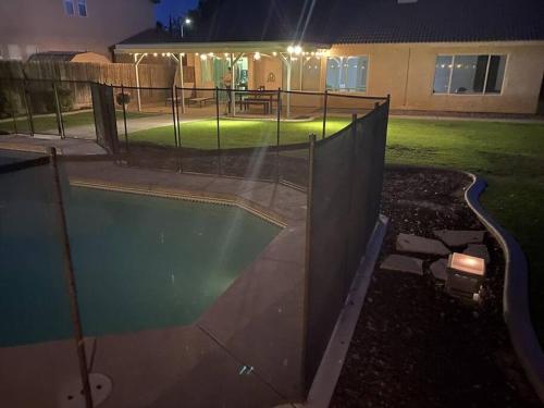 Revitalizing 3 Bedroom Home With Pool, Pet-Friendly, Wi-fi