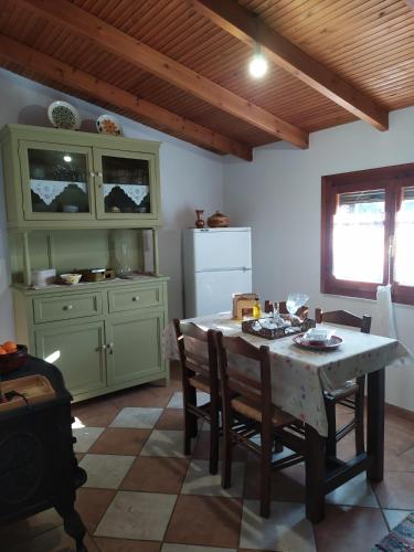 Magnolia Traditional Stone House in Vamvakou in วาร์วิทซา ลาโคนิอัส
