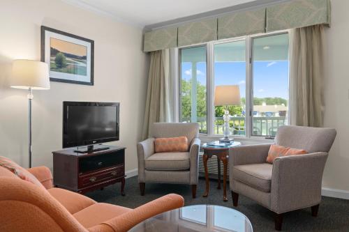 The Sparhawk Oceanfront Resort - 편의 시설/서비스