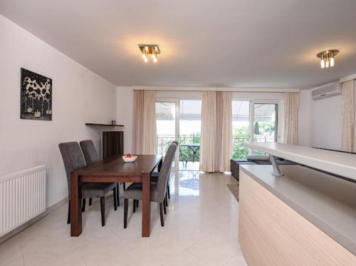 Apartments Villa Slavica in อิชิชิ