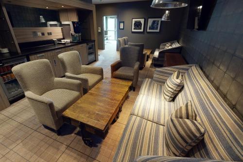 Village Hotel Edinburgh - image 13