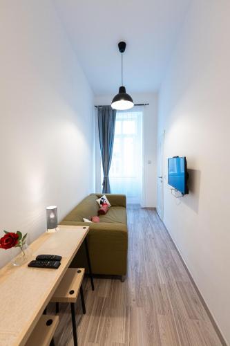 King Seventeen Homes Room Type - One-Bedroom Apartment