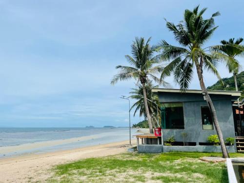 The Sea Resort Haad Rin Room Type - Deluxe Bungalow with Sea View