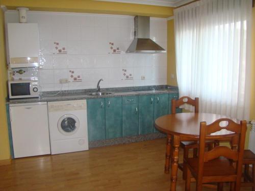 Apartamentos Peña Mar - Accommodation - Castropol