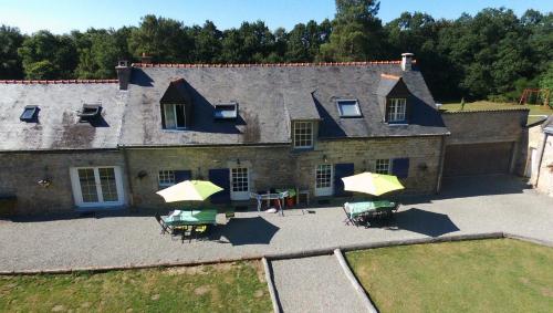 陽台/露台, Bonne Chere Family Friendly Gites * Heated Pool * Huge Playbarn in 蓬提維