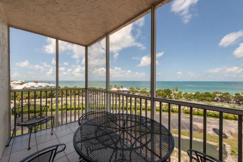 Bonita Beach & Tennis 2706 Studio 7th Floor Sleeps 4 Heated Pools - main image