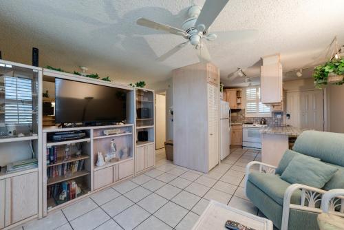 Bonita Beach & Tennis 2706 Studio 7th Floor Sleeps 4 Heated Pools - image 13