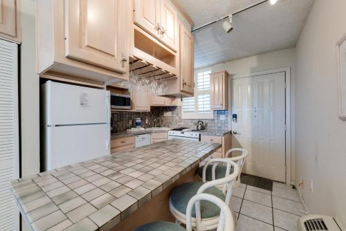Bonita Beach & Tennis 2706 Studio 7th Floor Sleeps 4 Heated Pools - image 6