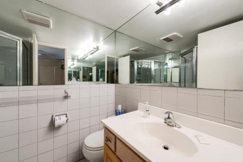 Bonita Beach & Tennis 2706 Studio 7th Floor Sleeps 4 Heated Pools - image 11