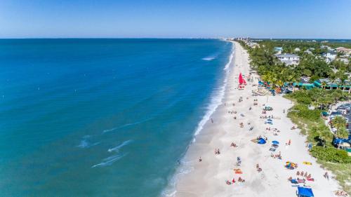 Bonita Beach & Tennis 2706 Studio 7th Floor Sleeps 4 Heated Pools - image 8