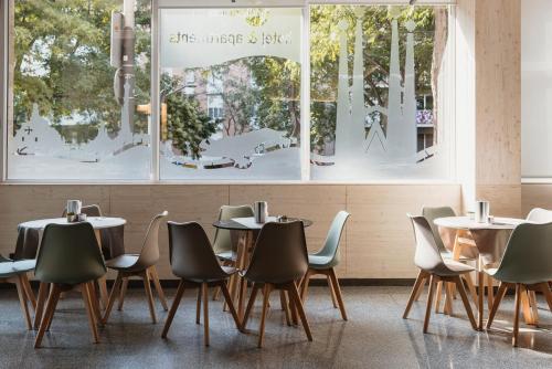 Hotel Travessera - main image