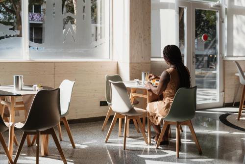 Hotel Travessera - image 3