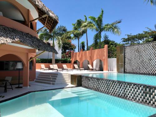 . New Nautilus Lodge