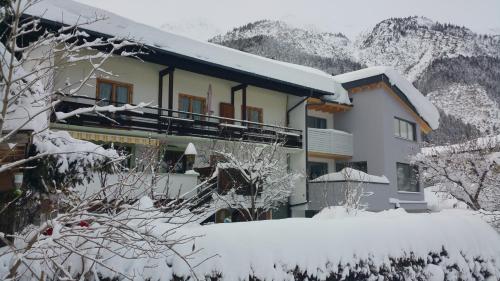  Haus Walch, Ferienwohnung in Pettneu am Arlberg