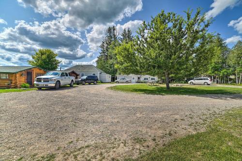 Charming Tiny Cottage 5 with Crooked Lake Access! Charming Tiny Cottage 5 with Crooked Lake Access!