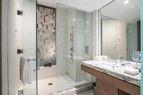 Suites at SLS Lux Brickell managed by CE, Miami (photo 6)
