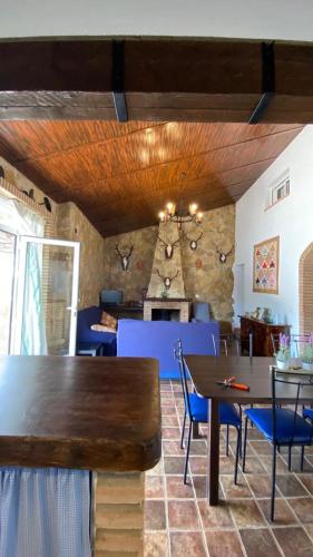 Koplietošanas atpūtas telpa ar TV, Casa en El Patras, Almonaster la Real in Santa Analareala