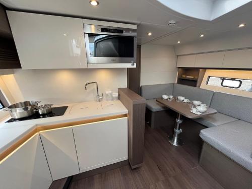 Puissance, Elegance et Style, Yacht à Deauville 5