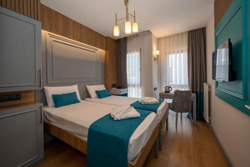 Lynda Hotel
