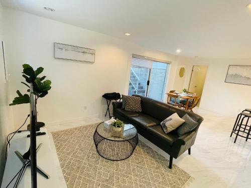 Adorable 2-Bedroom Basement in Vancouver in Vancouver, Canada