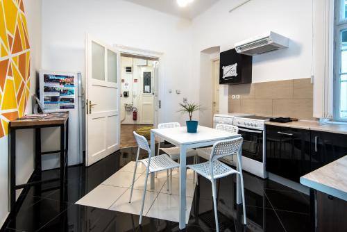 廚房, 艾沃甯青年旅館 (Avenue Hostel) in 布達佩斯