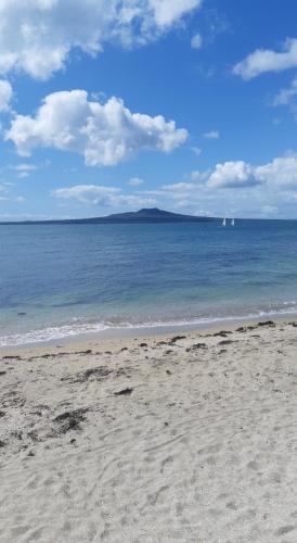 Takapuna Beach Holiday Park - image 4