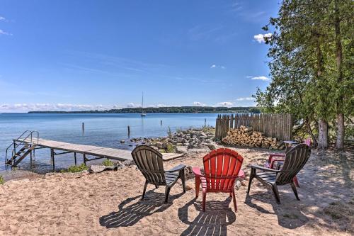 Rustic Suttons Bay Cottage Shared Dock and Fire Pit in Suttons Bay, USA