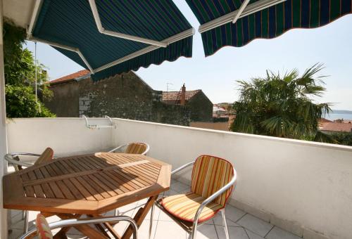 Two-Bedroom Apartment with Terrace and Sea View image 3