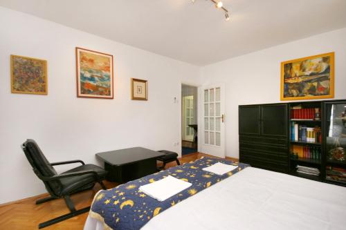 Two-Bedroom Apartment with Terrace and Sea View image 10