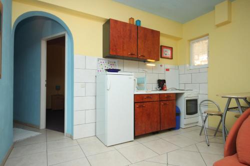 Apartments and rooms with parking space Makarska - 6834 - image 14