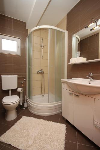 Apartments with WiFi Starigrad Paklenica - 6577 - image 14