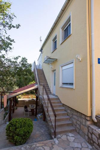 Apartments with a parking space Starigrad, Paklenica - 6575 - Location saisonnière - Starigrad-Paklenica