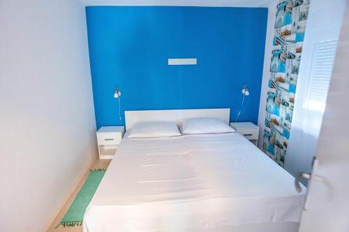 Apartments with a parking space Starigrad Paklenica - 6575 - image 11