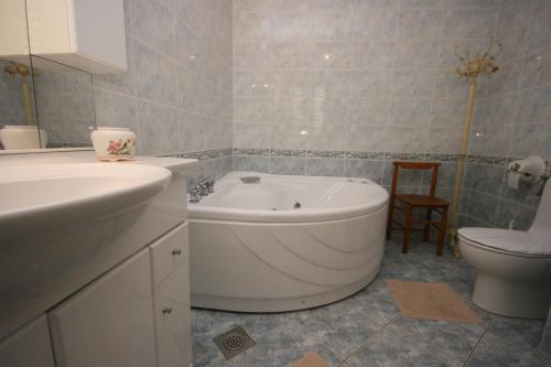 Apartments and rooms with parking space Baska Voda Makarska - 6704 - image 12