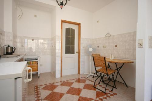 Apartments and rooms with parking space Baska Voda Makarska - 6704 - image 14