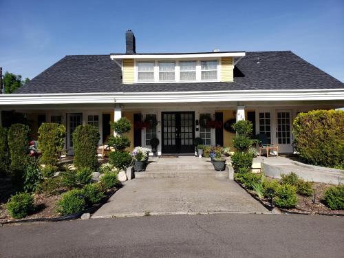 Bayberry Inn B&B and Oregon Wellness Retreat - 숙소 외관