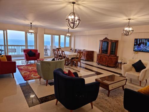 Alex sea view apartment - families only, Alexandrie