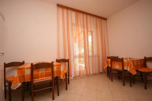 Apartments by the sea Podgora Makarska - 6683 - image 9
