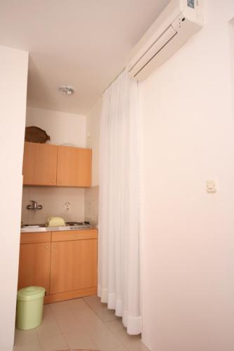 Apartments by the sea Zivogosce - Blato, Makarska - 6797