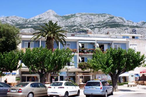 Apartments by the sea Makarska - 6843 - image 6