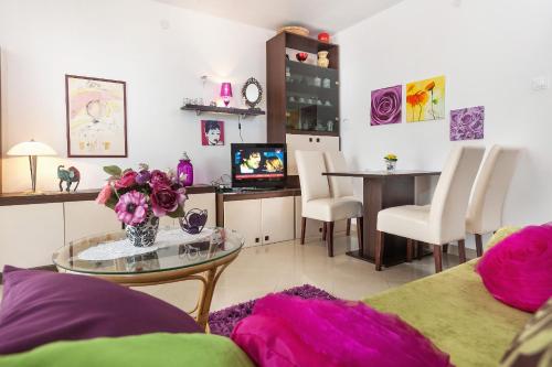 Apartments by the sea Makarska - 6843 - image 11