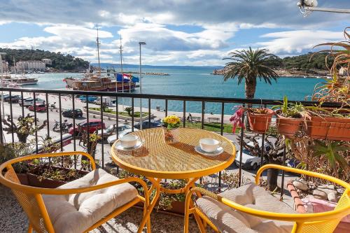 Apartments by the sea Makarska - 6843 - image 13
