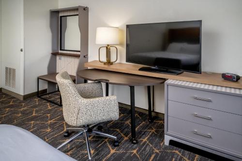 Holiday Inn Hotel & Suites Beckley, an IHG Hotel