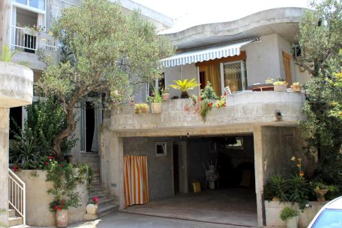 Apartments by the sea Tucepi Makarska - 6656 Donje Rašćane