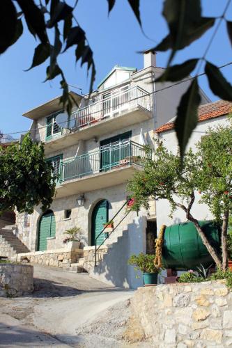 Holiday house with a swimming pool Makarska - 6668 - image 5