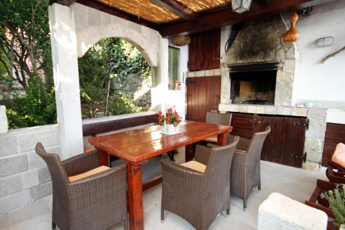 Holiday house with a swimming pool Makarska - 6668 - image 9